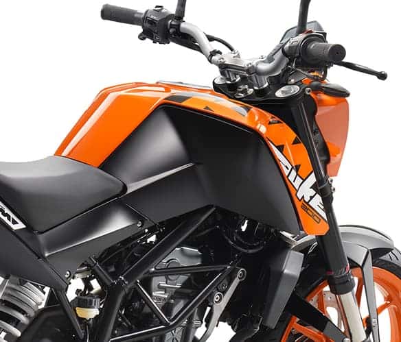 2020-KTM-200-Duke-Orange-Black-4