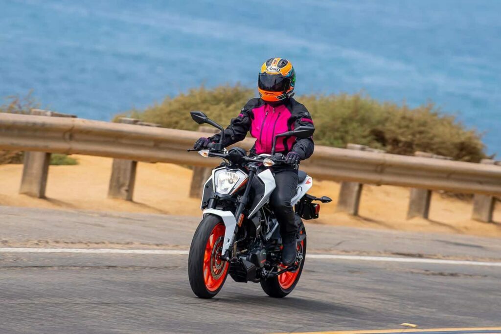 2020-KTM-200-Duke-White-Black