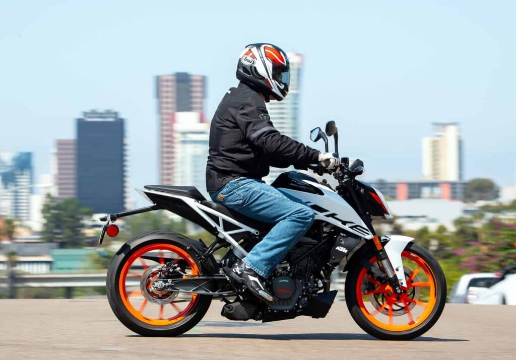motorcycle safety tips every riders should know
