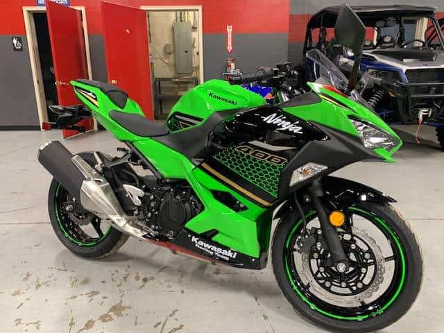 2021-Kawasaki-Ninja-400-Green-Black-11