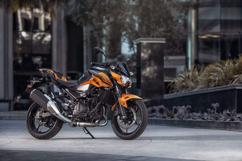 2021-Kawasaki-Z400-Orange-black-2