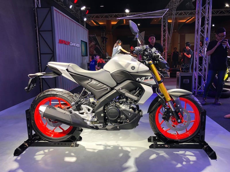 2021-Yamaha-MT15-Grey-1