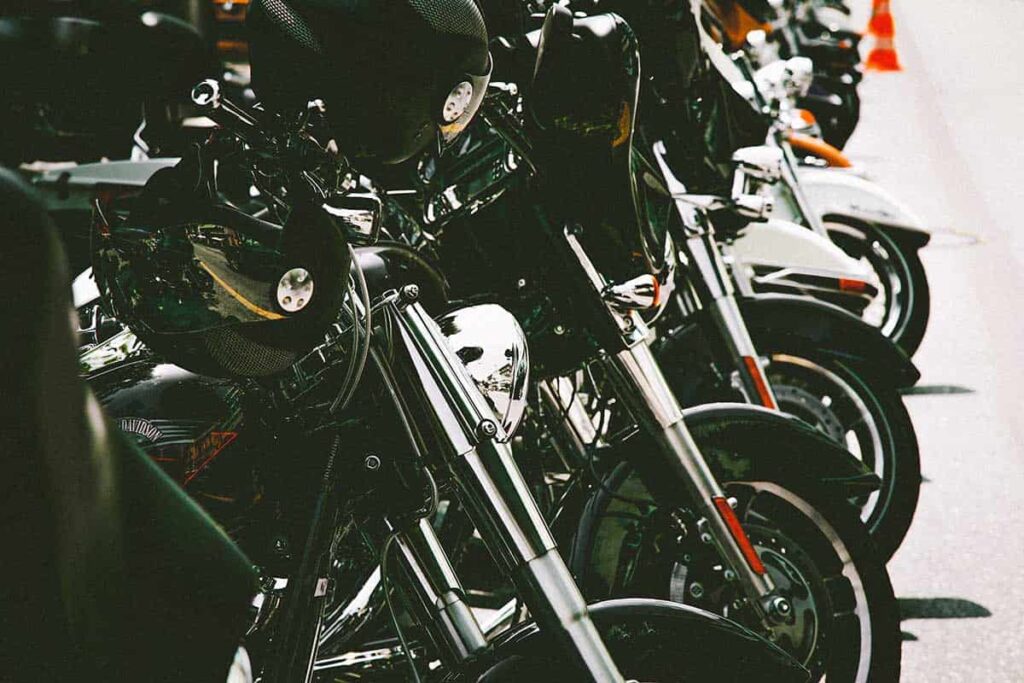 motorcycle-safety-tips-every-rider-should-now