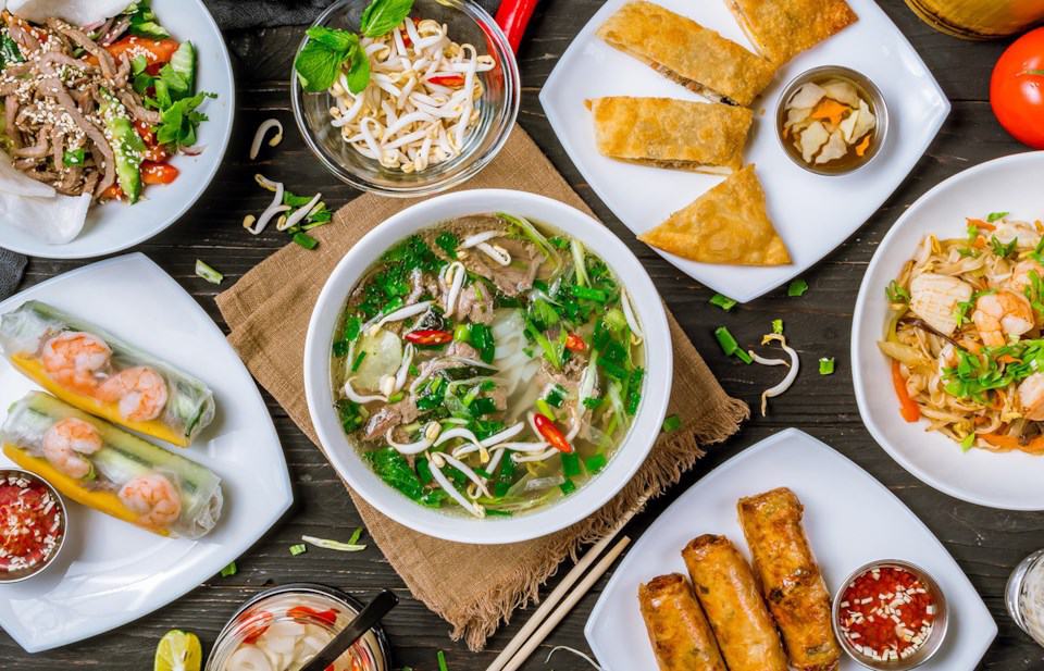 motorcycle-tours-pho-vietnamese-food