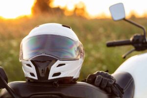 best-motorcycle-helmets-under-200-sitting-bike