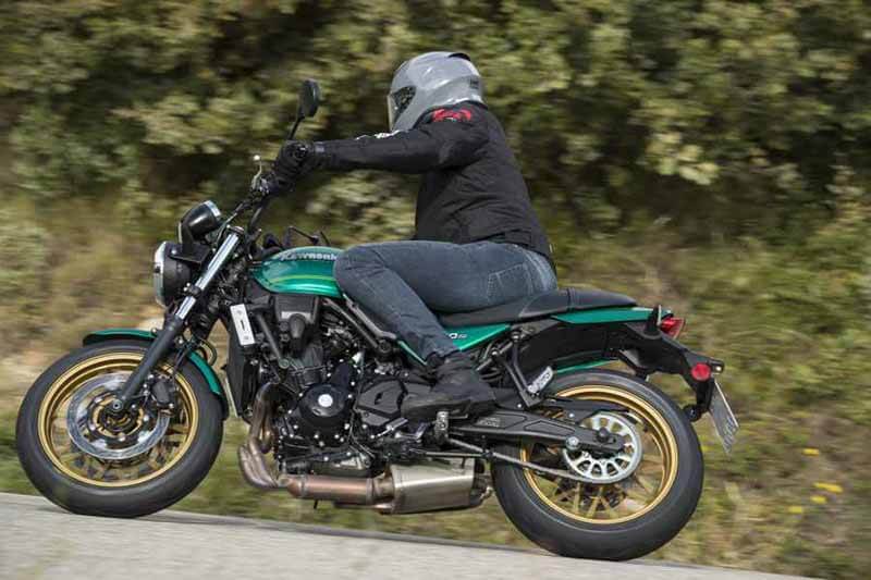 Kawasaki-Z400RS-micramoto.com (1)