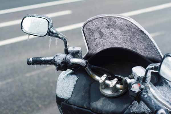 windshield-Keep-my-Legs-Warm-While-Riding-a-Motorcycle-micramoto.com