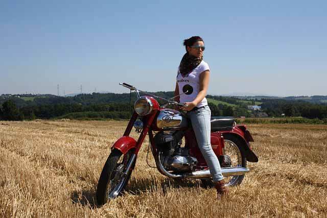 Best-Motorcycles-For-Petite-Female-micramoto (5)