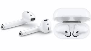 Can-You-Wear-AirPods-While-Riding-a-Motorcycle-micramoto (1)