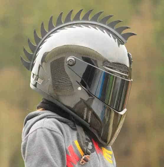 Helmet-Mohawk-Ideas-to-Make-Your-Motorcycle-Helmet-More-Attractive-micramoto