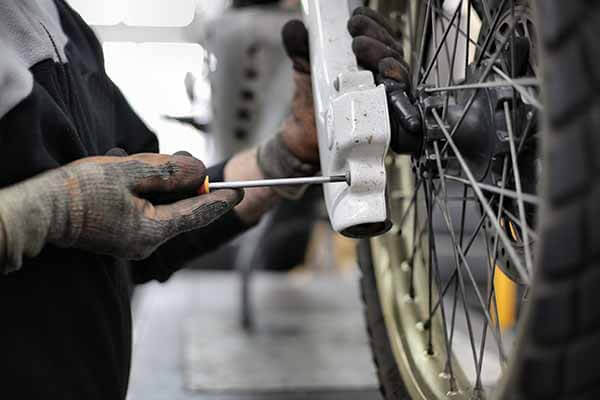 Motorcycle-Maintenance-Checklist-tips-For-Newbies-micramoto (3)