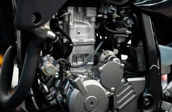 2022-Suzuki-DR-Z400S-engine-Grey-Black-micramoto (4)