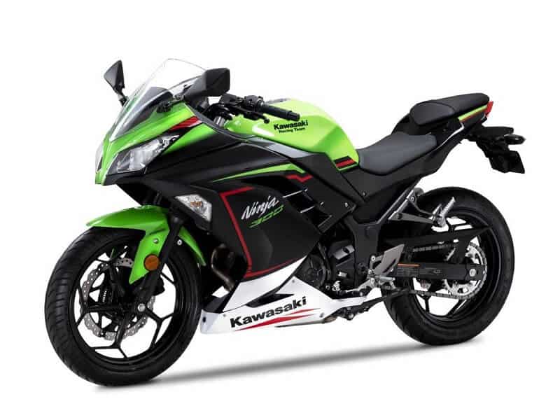 2022 kawasaki-ninja-300-front-green-Fastest Motorcycle 500cc and Under