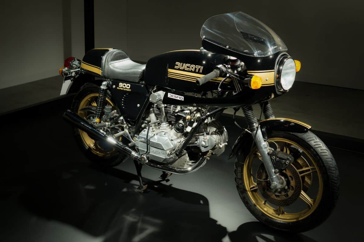 Black Ducati Cafe Racer to show How fast does a cafe racer go