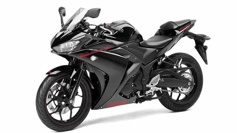 2022 Yamaha YZF-R25-black