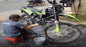 Can You Wash Your Motorcycle When It's Hot? The Dos and Don'ts of 2023