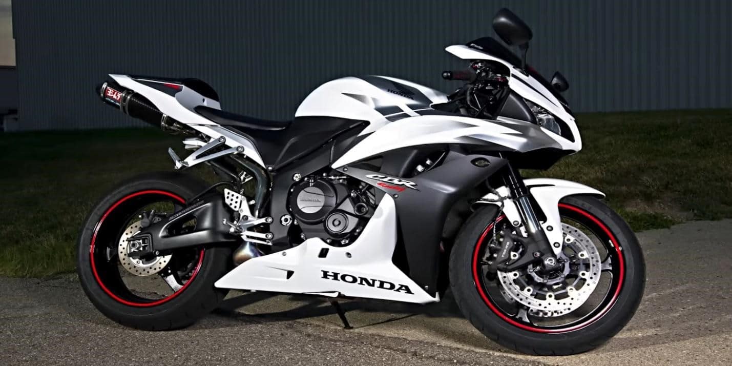 The 2023 Honda CBR600RR is in a combination of white/black/red color scheme. The bright colors (white & red) stand out more against the background of the road and surrounding environment, making the speedster easier to spot.