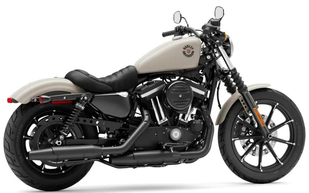The Iron 883 Harley Davidson cruiser. The king of American roads makes them powerful, lean and mean. Hogs, as we like to call them, have a unique style, which has been carefully maintained over the years, driving enthusiasts crazy with passion.